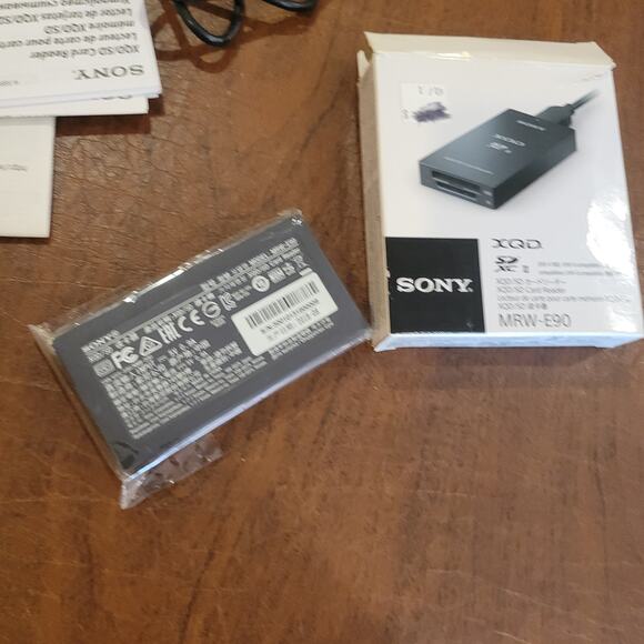 Sony MRW-E90 XQD/SD Card Reader. New open box - Picture 8 of 9